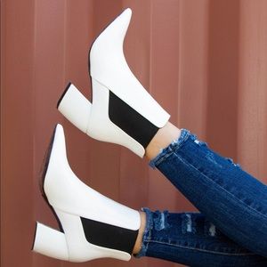NEW Qupid White Crocodile Pointed Toe Booties